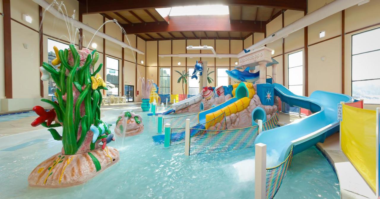 Grand Marquis Waterpark Hotel & Suites Lake Delton Exterior photo