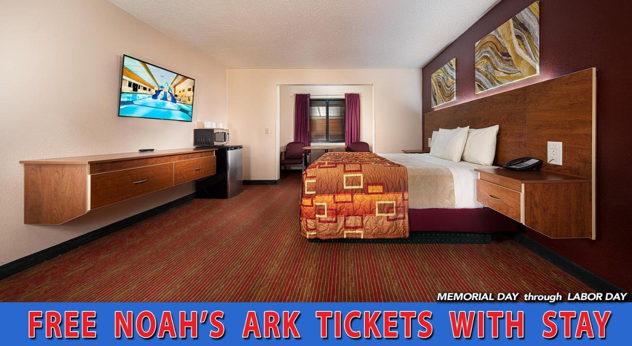 Grand Marquis Waterpark Hotel & Suites Lake Delton Exterior photo